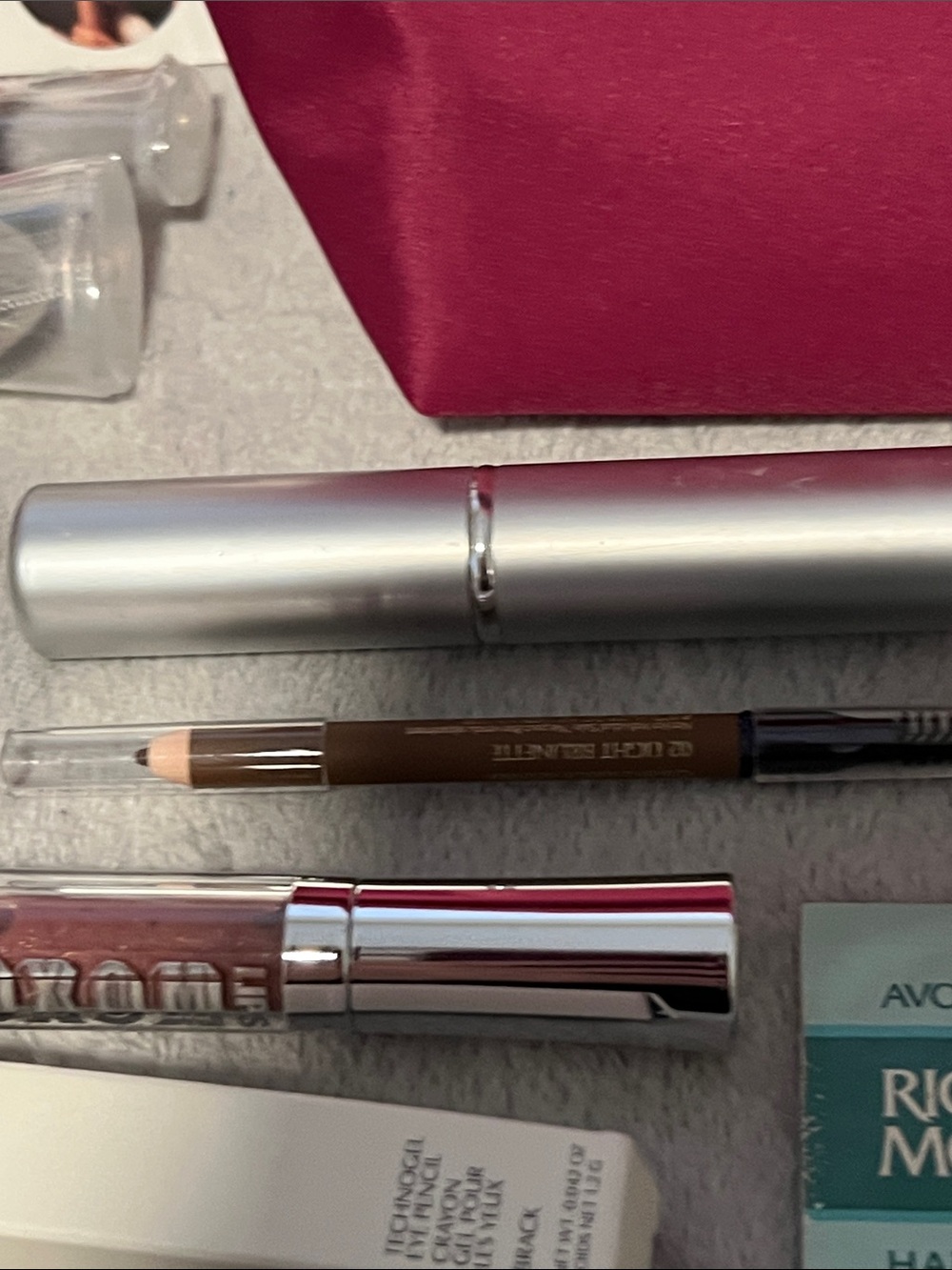 Look Good Feel Better Burgundy Cosmetic Bag + Makeup Set-NWT - Picture 7 of 14